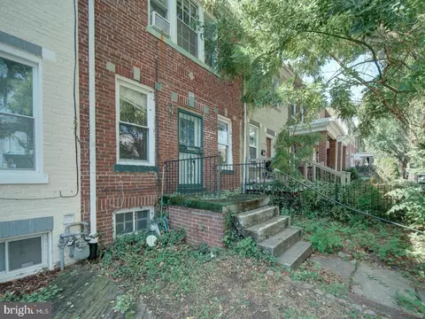 Exterior - 225 Cromwell Ter NE, Washington, DC 20002 photo 1 of 5
