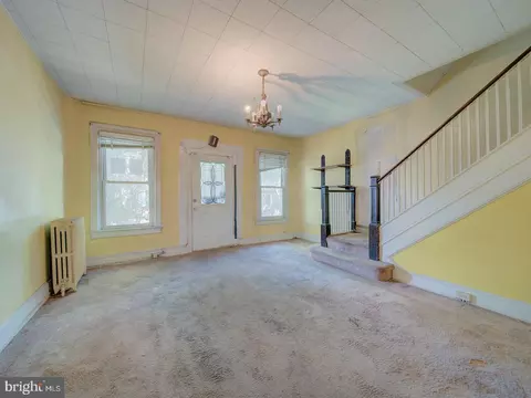 Living - 225 Cromwell Ter NE, Washington, DC 20002 photo 1 of 5