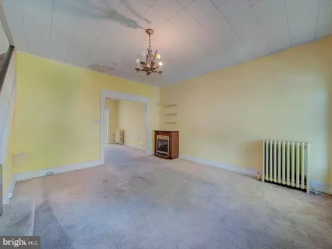Living - 225 Cromwell Ter NE, Washington, DC 20002 photo 3 of 5