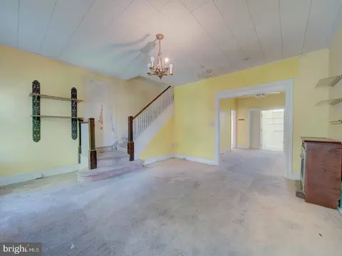 Living - 225 Cromwell Ter NE, Washington, DC 20002 photo 4 of 5