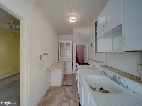 Kitchen - 225 Cromwell Ter NE, Washington, DC 20002 photo 2 of 3