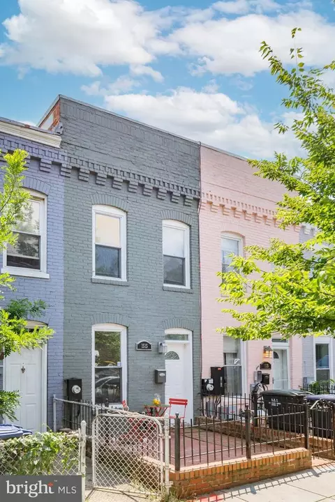 Exterior - 1515 Independence Ave SE, Washington, DC 20003 photo 4 of 5