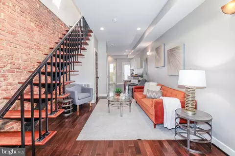 Entry Way - 1515 Independence Ave SE, Washington, DC 20003 photo 3 of 7