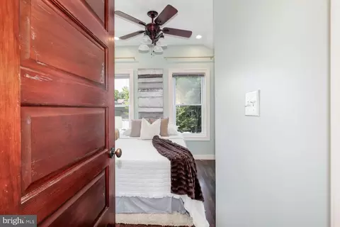 Bedroom - 1515 Independence Ave SE, Washington, DC 20003 photo 5 of 6