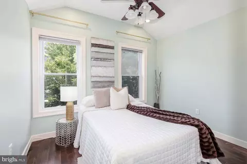 Bedroom - 1515 Independence Ave SE, Washington, DC 20003 photo 6 of 6