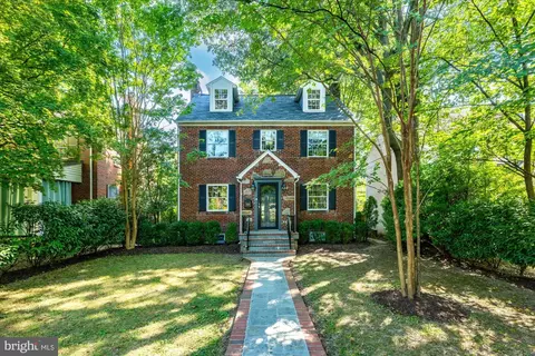 4414 Davenport St NW, Washington, DC 20016