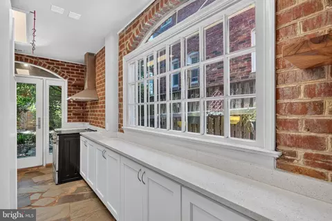 Entry Way - 1225 E St SE, Washington, DC 20003 photo 1 of 2