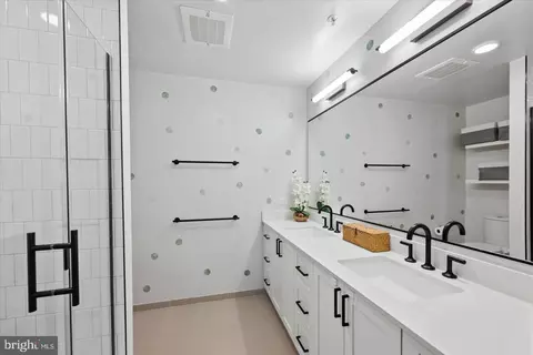Bath - 1211 Van St SE #601, Washington, DC 20003 photo 1 of 2