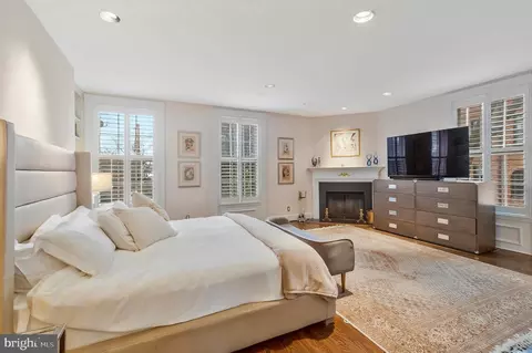 Bedroom - 3230 Volta Pl NW, Washington, DC 20007 photo 6 of 7