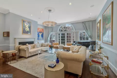 Living - 3230 Volta Pl NW, Washington, DC 20007 photo 3 of 3