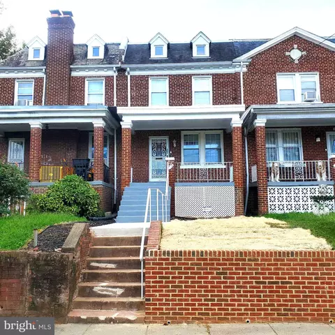 302 Emerson St NW, Washington, DC 20011