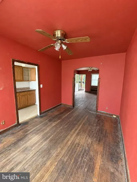 Entry Way - 926 15th St SE, Washington, DC 20003 photo 8 of 9