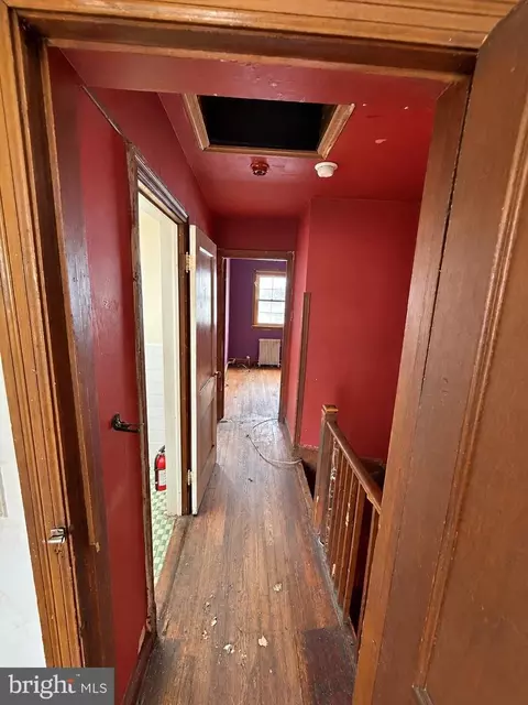 Entry Way - 926 15th St SE, Washington, DC 20003 photo 3 of 9