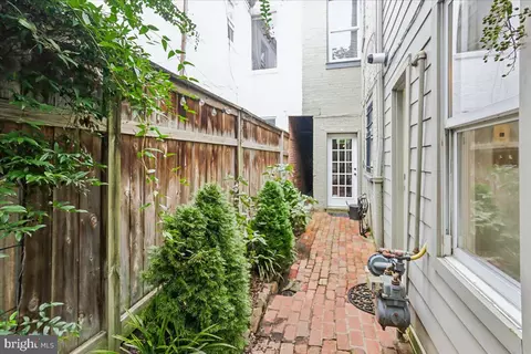 Exterior - 211 5th St SE, Washington, DC 20003 photo 4 of 4