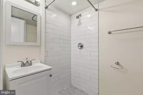 Bath - 113 15th St SE, Washington, DC 20003 photo 3 of 5