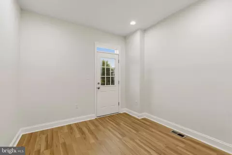Entry Way - 113 15th St SE, Washington, DC 20003 photo 4 of 7