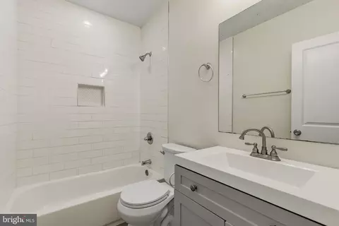 Bath - 113 15th St SE, Washington, DC 20003 photo 4 of 5