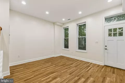 Living - 113 15th St SE, Washington, DC 20003 photo 2 of 3