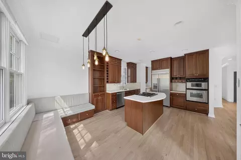 Kitchen - 5000 Macarthur Ct NW, Washington, DC 20016 photo 3 of 6