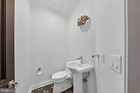 Entry Way - 5000 Macarthur Ct NW, Washington, DC 20016 photo 6 of 10