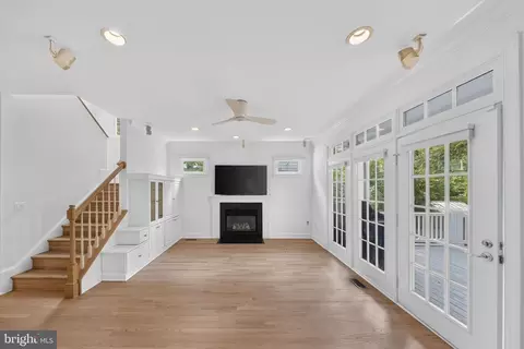 Living - 5000 Macarthur Ct NW, Washington, DC 20016 photo 2 of 5