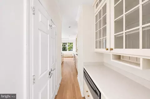 Entry Way - 5000 Macarthur Ct NW, Washington, DC 20016 photo 4 of 10