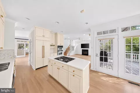 Kitchen - 5000 Macarthur Ct NW, Washington, DC 20016 photo 6 of 6