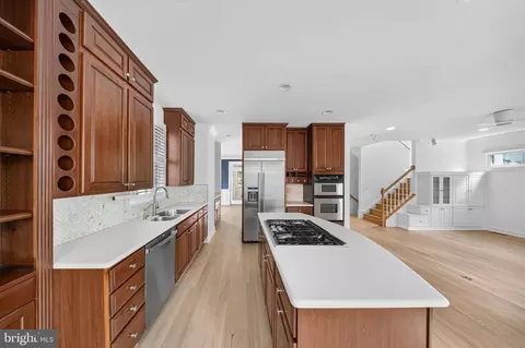 Kitchen - 5000 Macarthur Ct NW, Washington, DC 20016 photo 5 of 6