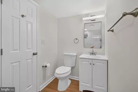 Bath - Undisclosed, Washington, DC 20019 photo 2 of 3