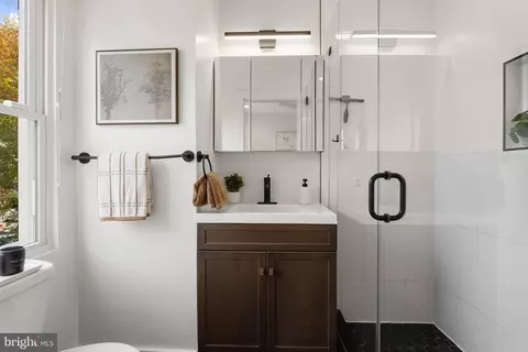 Bath - 1711 Lang Pl NE, Washington, DC 20002 photo 1 of 3