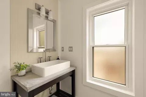 Bath - 1737 Johnson Ave NW #D, Washington, DC 20009 photo 2 of 3