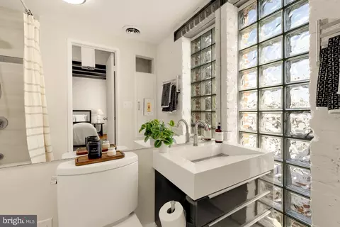 Bath - 1737 Johnson Ave NW #D, Washington, DC 20009 photo 1 of 3