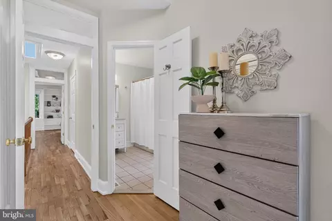 Entry Way - 524 4th St SE, Washington, DC 20003 photo 2 of 2