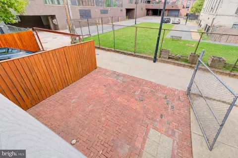 Exterior - 822 7th St NE #2, Washington, DC 20002 photo 4 of 4