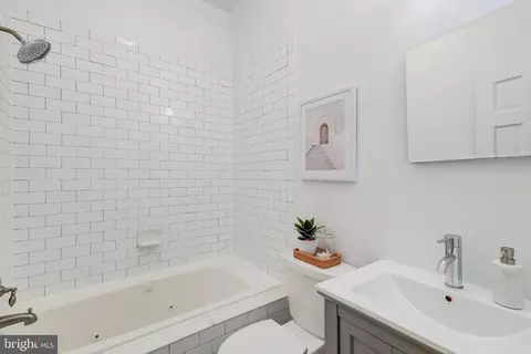 Bath - 822 7th St NE #2, Washington, DC 20002 photo 3 of 3