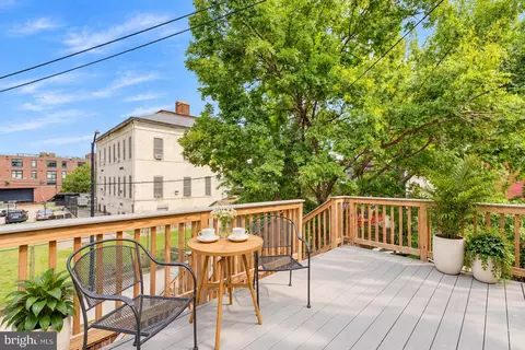 Exterior - 822 7th St NE #2, Washington, DC 20002 photo 3 of 4
