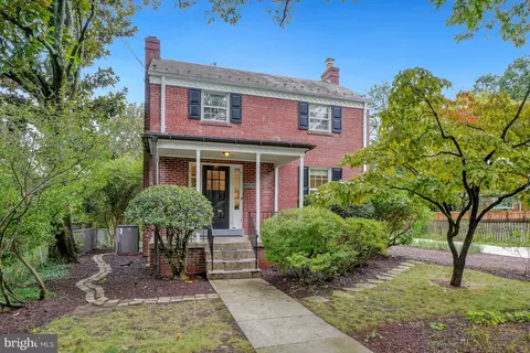 4526 NW 44th St NW, Washington, DC 20016