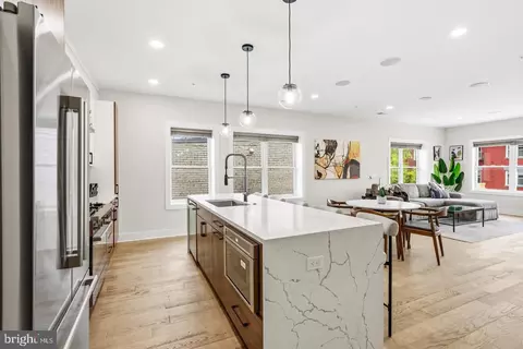615 Irving St NW #2, Washington, DC 20010