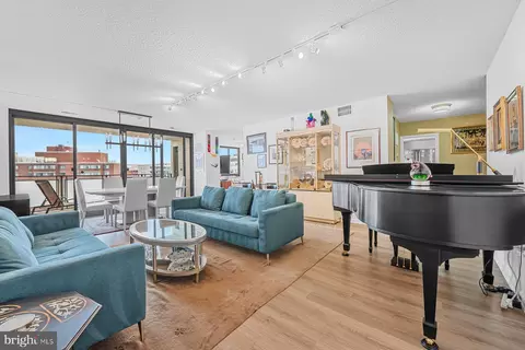 800 25th St NW #1001, Washington, DC 20037