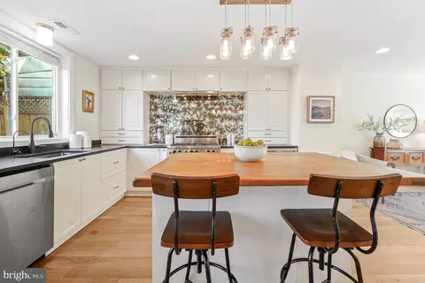 Kitchen - 203 17th St SE, Washington, DC 20003 photo 3 of 7