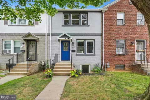 Exterior - 817 20th St NE, Washington, DC 20002 photo 2 of 4