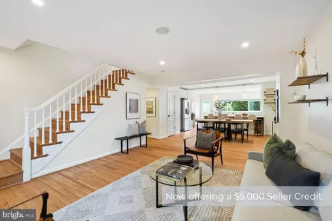 Living - 817 20th St NE, Washington, DC 20002 photo 1 of 1