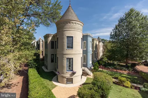 300 N Carolina Ave SE, Washington, DC 20003