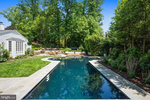 Exterior - 2501 49th St NW, Washington, DC 20007 photo 4 of 6