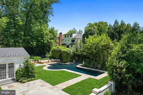 Exterior - 2501 49th St NW, Washington, DC 20007 photo 6 of 6
