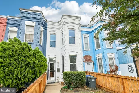 Exterior - 813 12th St NE, Washington, DC 20002 photo 10 of 11