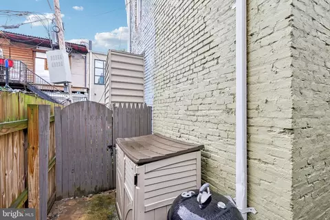 Exterior - 813 12th St NE, Washington, DC 20002 photo 5 of 11