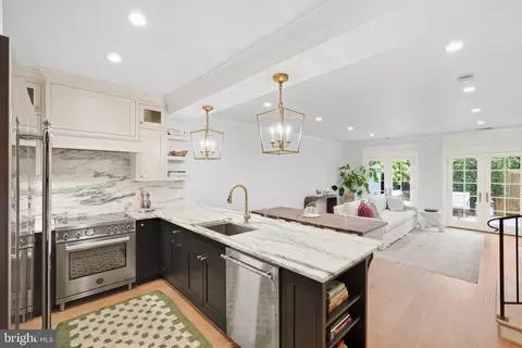 3249 Sutton Pl NW #C, Washington, DC 20016
