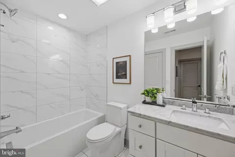 Bath - 1632 K St NE #2, Washington, DC 20002 photo 1 of 3
