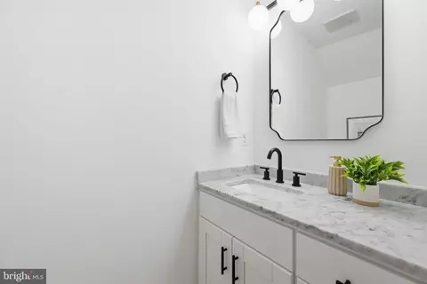 Entry Way - 1632 K St NE #2, Washington, DC 20002 photo 3 of 3